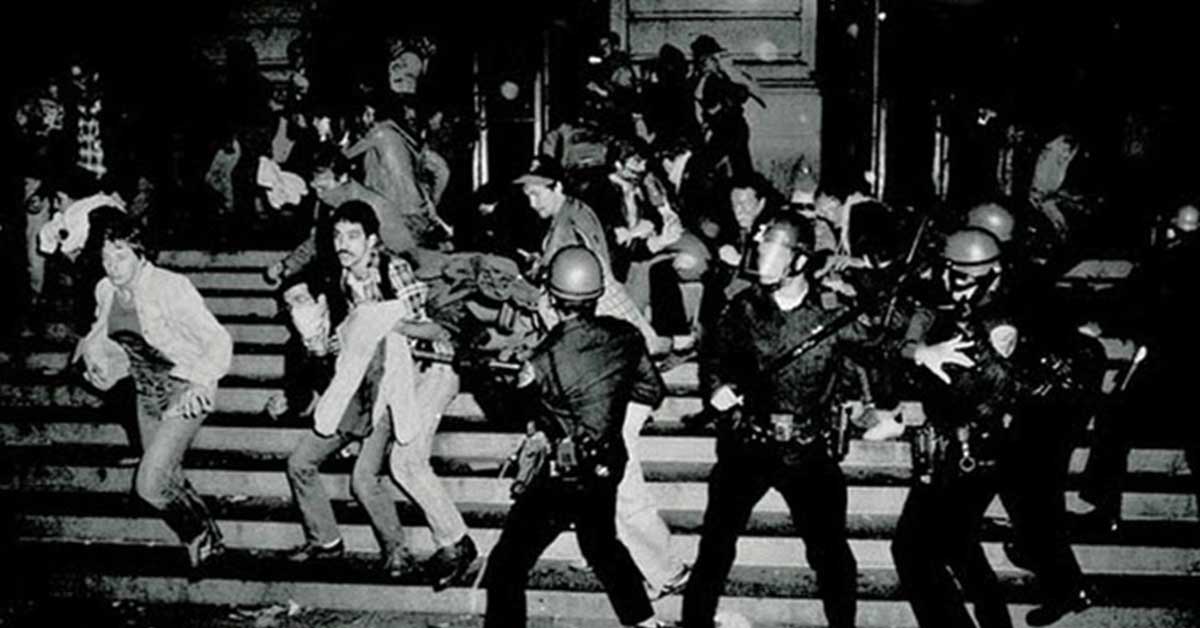 Photo of police raid at Stonewall